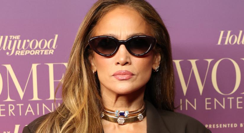 Jennifer Lopez megmutatta a tavasz legmenőbb ruháját: ezt a szettet te is le akarod majd másolni