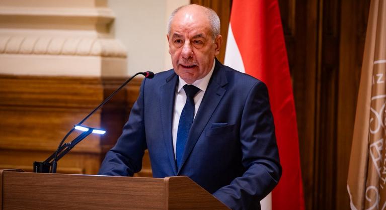 „Sulyok Tamás önként nem fog lemondani” – állítja a volt kommunikációs igazgatója