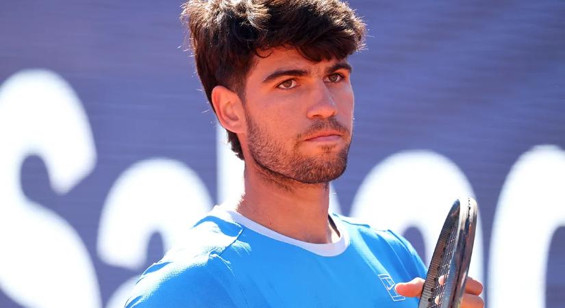 Alcaraz sérülés miatt visszalépett a barcelonai tenisztornától