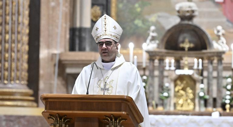 Magyar püspök állt ki a pápa mellett Trump ellenében