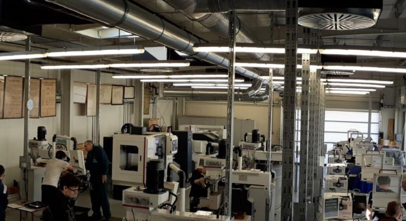 Ultraprecíziós Megmunkáló Központot adtak át