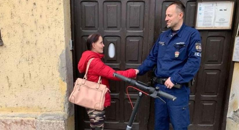 Elcsente az iskolánál hagyott rollert az enyveskezű tolvaj, a zsaruk gyorsan visszaszerezték