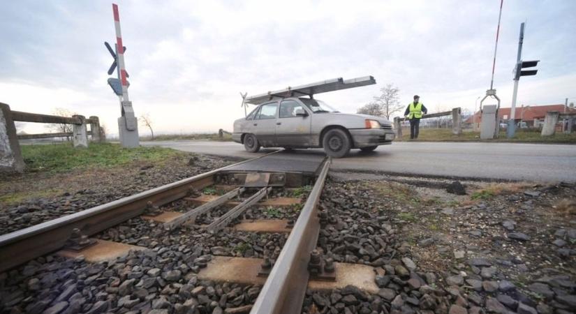 Munkagépek lepik el a helyszínt: mutatjuk, hogyan kerülheti el a lezárást a Tisza-tónál