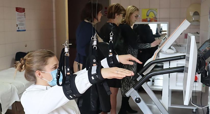 Robotasszisztált eszközök nem fáradnak – Ennyi ember felépülését segítették már a zalai kórházban