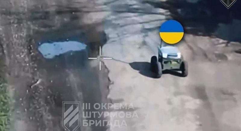 Zelenszkij veri a mellét: A jövő már a fronton van, Ukrajna építi