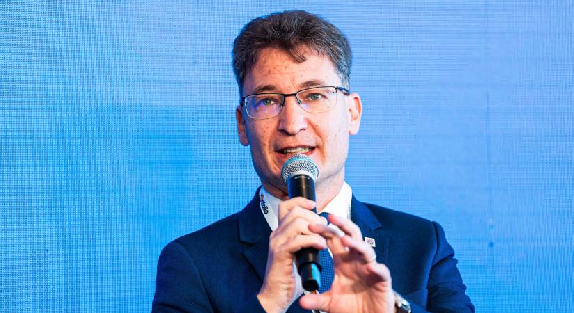 Cser-Palkovics: teljesen új vezetés kell a Fidesznek