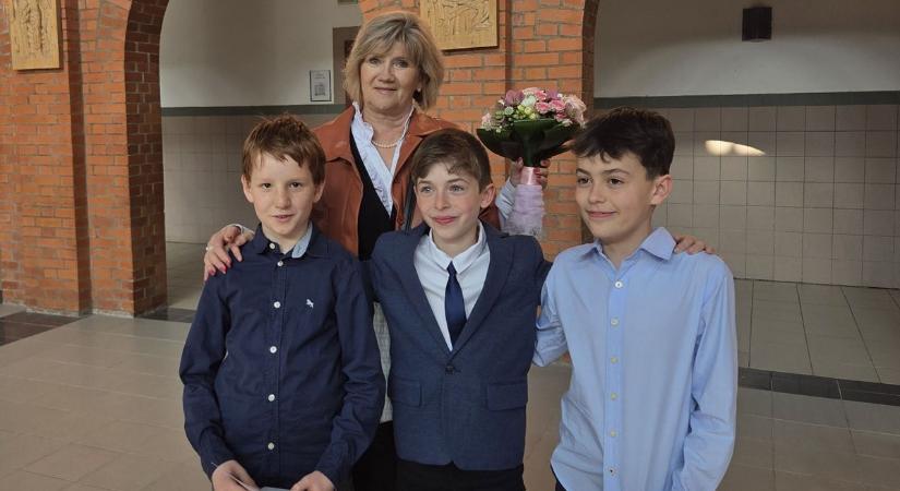 Egyéniben és csapatban is győztek a nádorvárosi iskola kis matematikusai - fotó