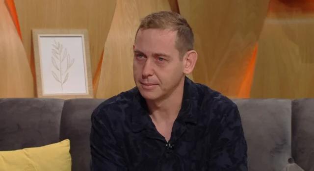 Így öleli újszülött kislányát Molnár Gusztáv – Fotó