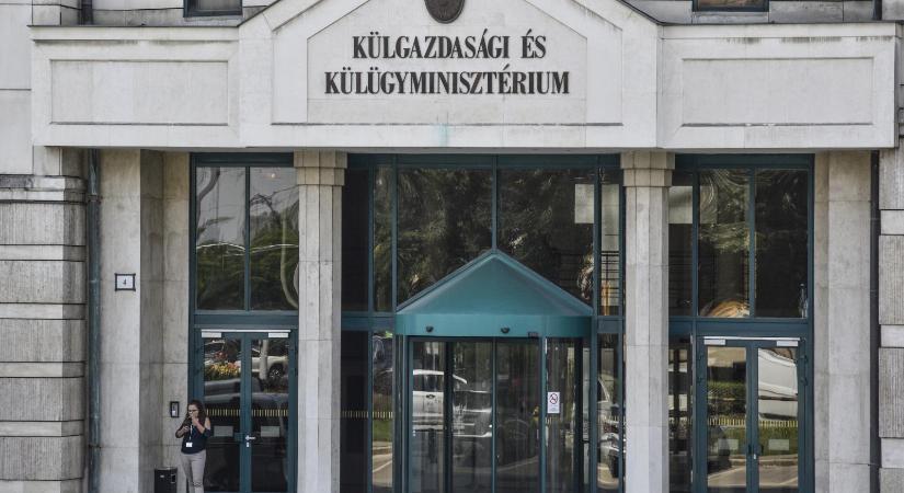 Titkosszolgálatokhoz kötődő orosz diplomatát fogadott Kubatov Gábor fia Szijjártó Péter tárcájánál