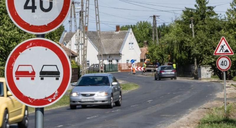 Több mint 50 útszakaszon változtak a sebességhatárok Magyarországon