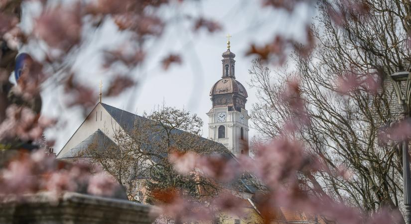 Többnyire felhők takarják majd a Napot