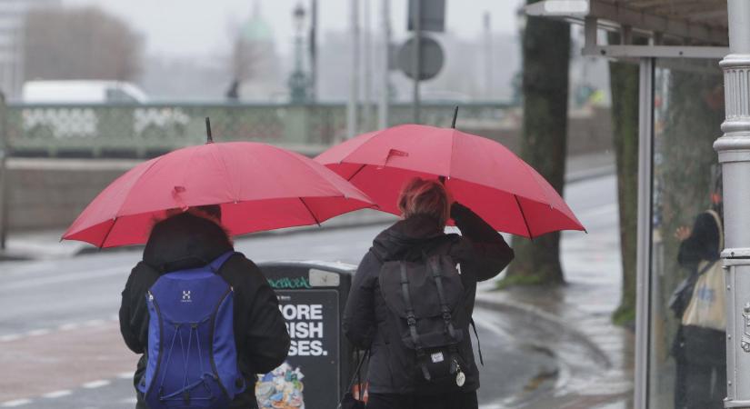 Záporok érkeznek, súlyos változást jelentettek be az időjósok, ekkor érkezik a lehűlés - Időjárás-előrejelzés