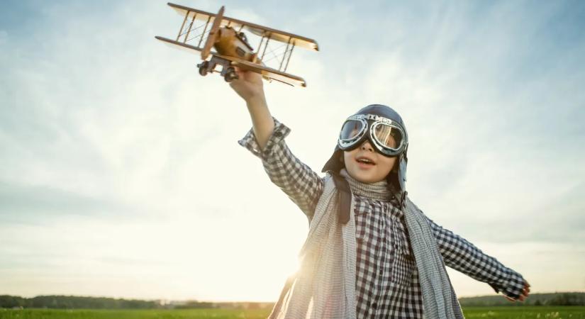 Mit csináljunk 8–12 órán át a repülőn? Praktikus túlélési tippek hosszú utakhoz