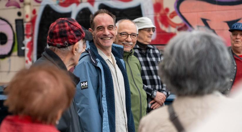 Nem pörög a gyűjtés, nehéz helyzetben a Kétfarkú Kutya Párt