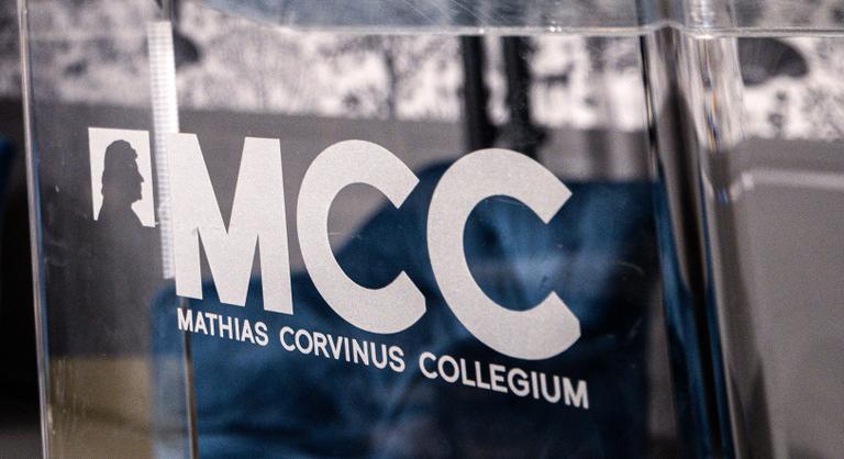 Túlélésre játszik az MCC brüsszeli alszervezete, hiába akarja Magyar Péter bezáratni