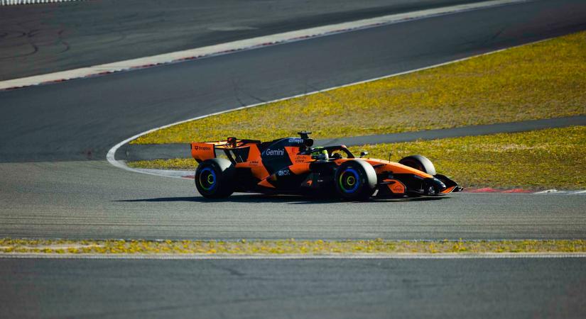 A Nürburgringen tesztelt a McLaren és a Mercedes