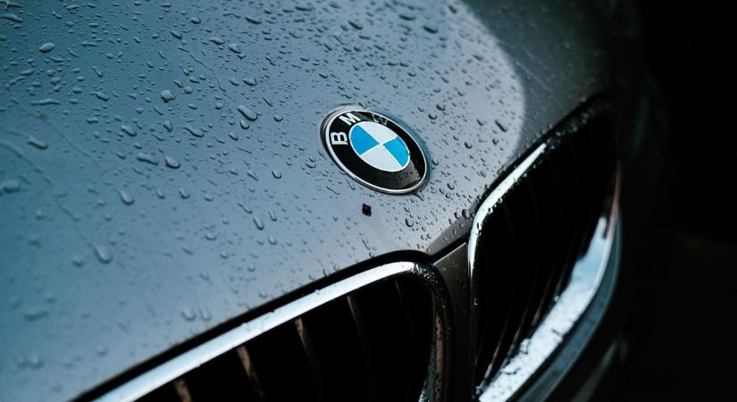 Ez most sokkolta a német gazdaságot: csődben a világelső járműipari óriáscég, aggódhat a BMW és a Mercedes – 1000 dolgozó állása szűnhet meg