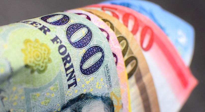 Nagyot megy a forint, letarolta a devizákat