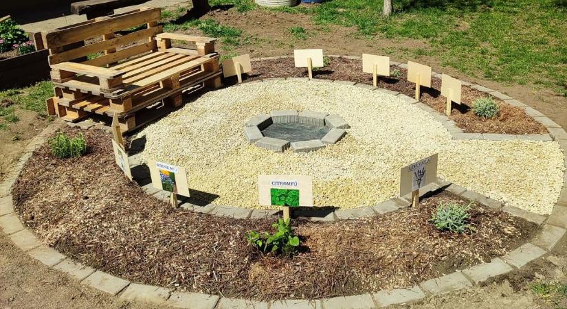 Illatos meglepetés várta a faddi diákokat a szünet után