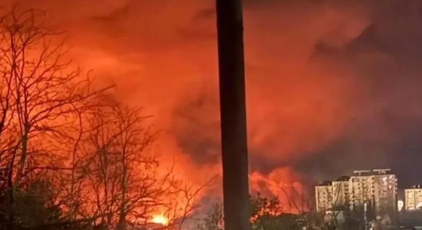 Az egyik legnagyobb orosz olajfinomítót érte ukrán dróncsapás