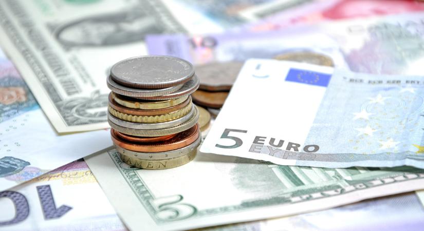 Újra erősödött a forint csütörtök reggel a főbb devizákkal szemben