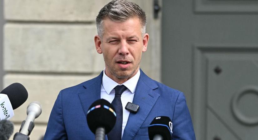 Megsértette az alaptörvényt Magyar Péter, amikor lemondásra szólította fel a köztársasági elnököt