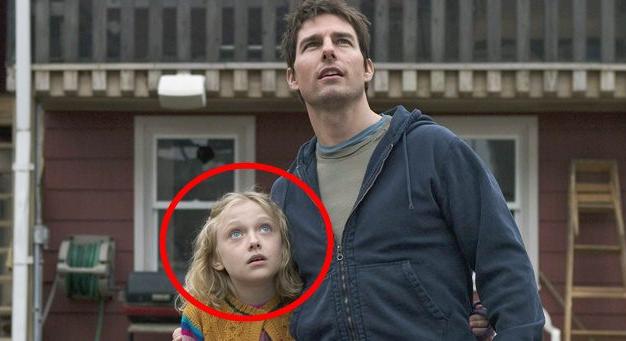 Emlékszel még a Világok harca cuki kislányára? Az egykori gyereksztár felnőtt és dögös nő lett belőle