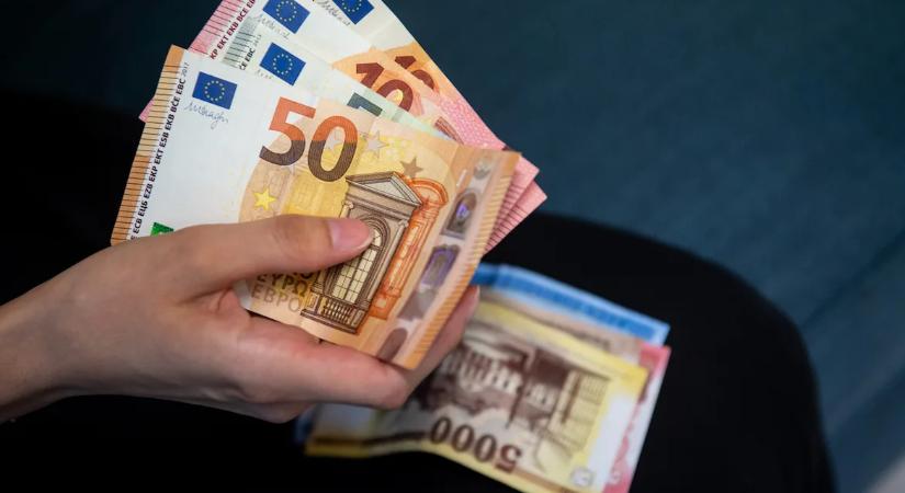 Erőre kapott a magyar fizetőeszköz, fontos szintet tört át a forint csütörtök reggel