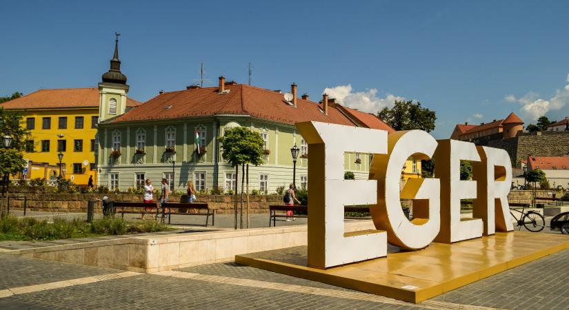 Turisztikai összefogás Egerben: egy hetes pihenés egy rászoruló család számára
