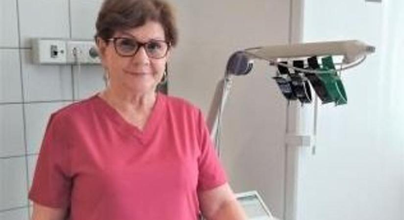 "Manyi" néni, a Petz kórház ápolója szívvel-lélekkel dolgozik 46 év után is a betegekért