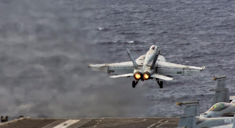 Az USA nem viccel – azonnal megjelent egy romboló