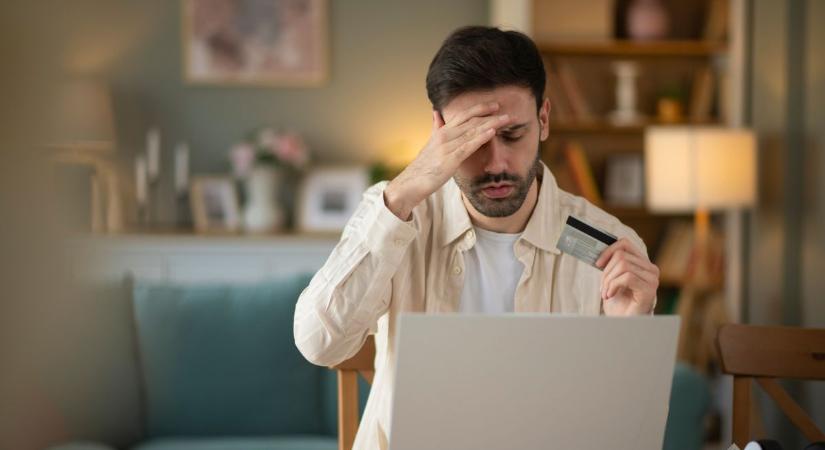 Országos csalássorozat: 150 embert vert át az álautóalkatrész-kereskedő