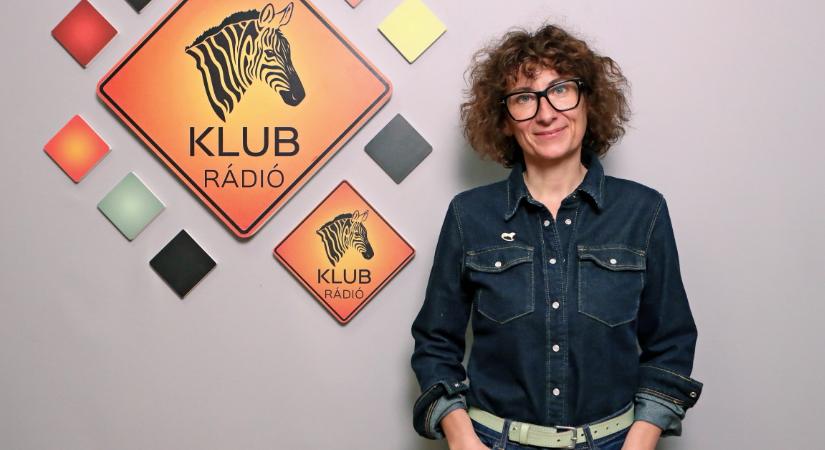 Elcsukló hangon beszélt Gyurkó Szilvia arról, hogy a belügy végre küldi a régóta kért gyerekvédelmi adatokat