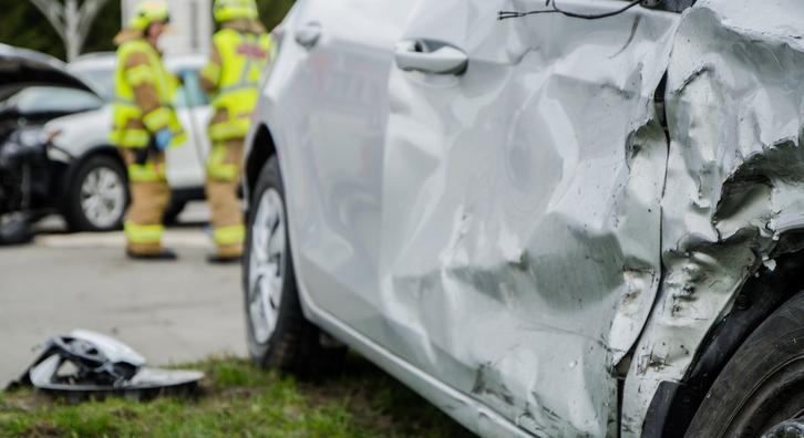 Milliókat kaszált balesetekkel a csaló ügyvédpáros