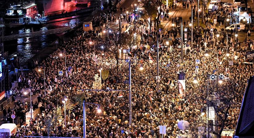 Timothy Garton Ash: Láttam a példátlan változás esélyét a boldog Budapesten