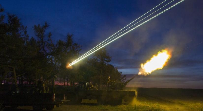 Az oroszok az eltelt egy nap során két hullámban több mint 700 drónnal és rakétával támadták Ukrajnát