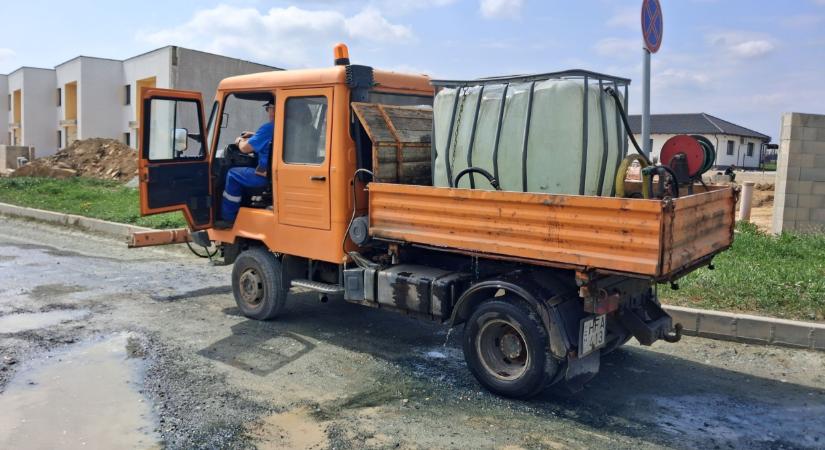 Gyűrűzik a botrány: rákkeltő azbeszt kerülhetett a vidéki utakba, nem csak Szombathely lehet érintett
