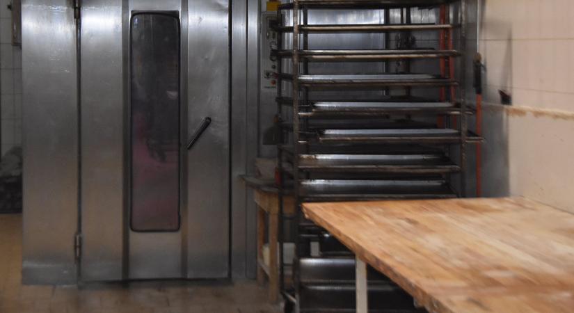 Egy békési pékség kemencében aludt a betörő – kis híján élve megsült