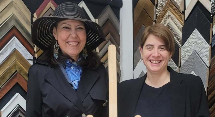 Szolnokról Japánba – a világ túlfelén hódít a tehetséges festőművésznő különleges alkotása