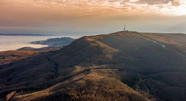 Így kapcsolódnak ki tavasszal a magyarok