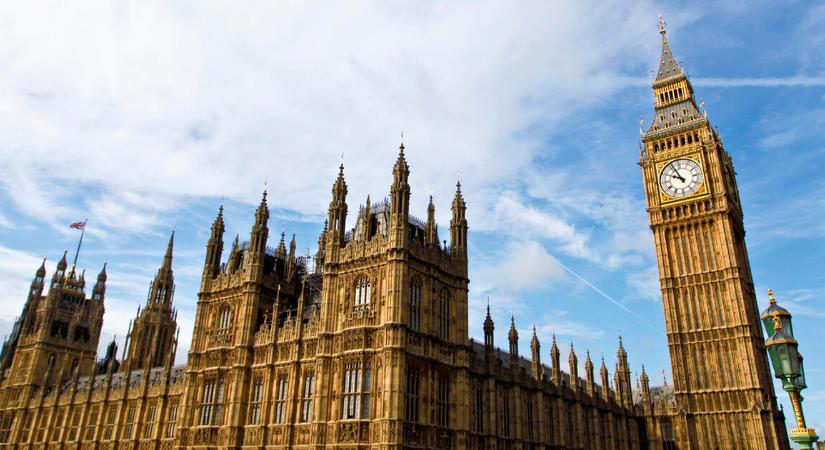 Mi folyik itt Britanniában? Az elemzők se értik, mi történt