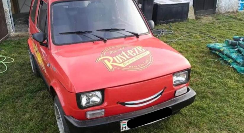 Tökéletes matricákkal eladó egy Kispolski a Facebookon