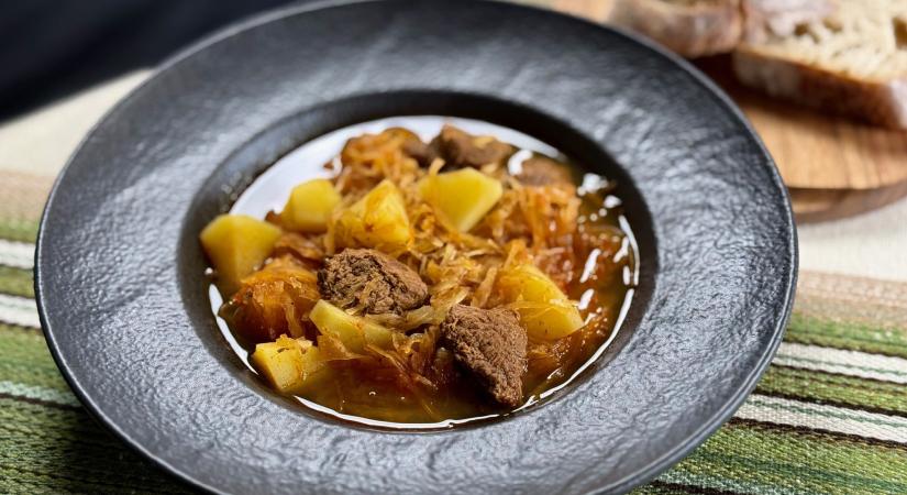 Savanyú káposztás gulyás