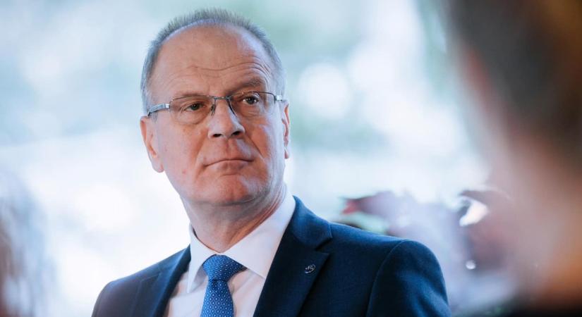 Navracsics Tibor távozik a közéletből lapinformációk szerint, már törölte is Facebook-oldalát