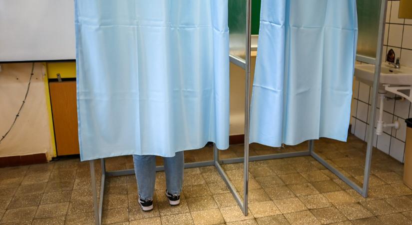 NVI: megérkeztek a külképviseleti urnák, megkezdődhet a szavazatok szétválogatása