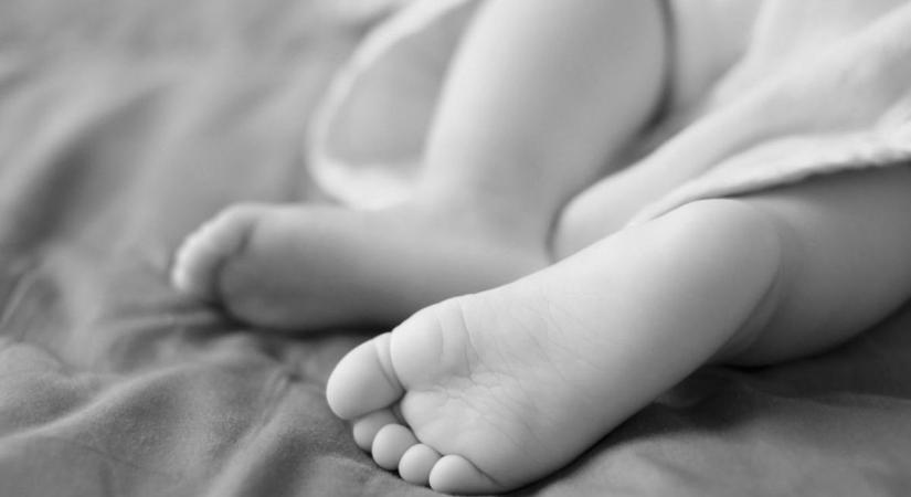 Borzasztó: az orvosnál még nem volt baj, másnap meghalt a 2 hónapos hevesi csecsemő