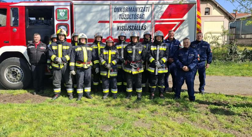 Új önkéntes tűzoltókkal bővült a vármegye