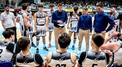 Férfi Kosárlabda: Drámai csatában szerzett előnyt a PVSK–Veolia a negyeddöntőben