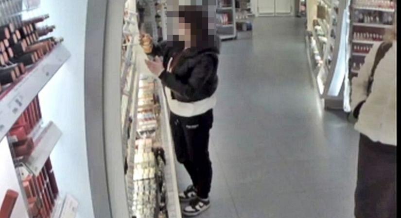 Soproni drogériából távozott fizetés nélkül a fiatal nő, közel 60 ezres kárt okozott
