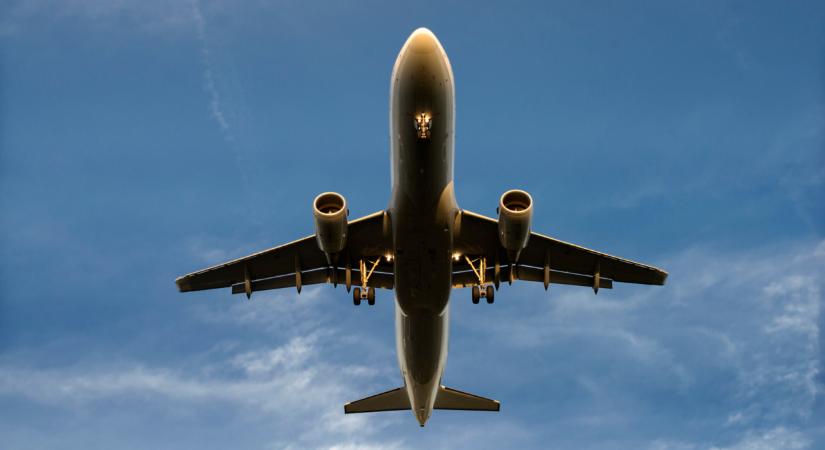 Pokoli helyzet a hazai légiközlekedésben: közel száz járatot törölt egy ismert légitársaság